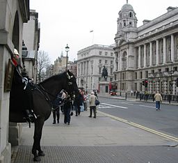 Horse_guard_Whitehall_London